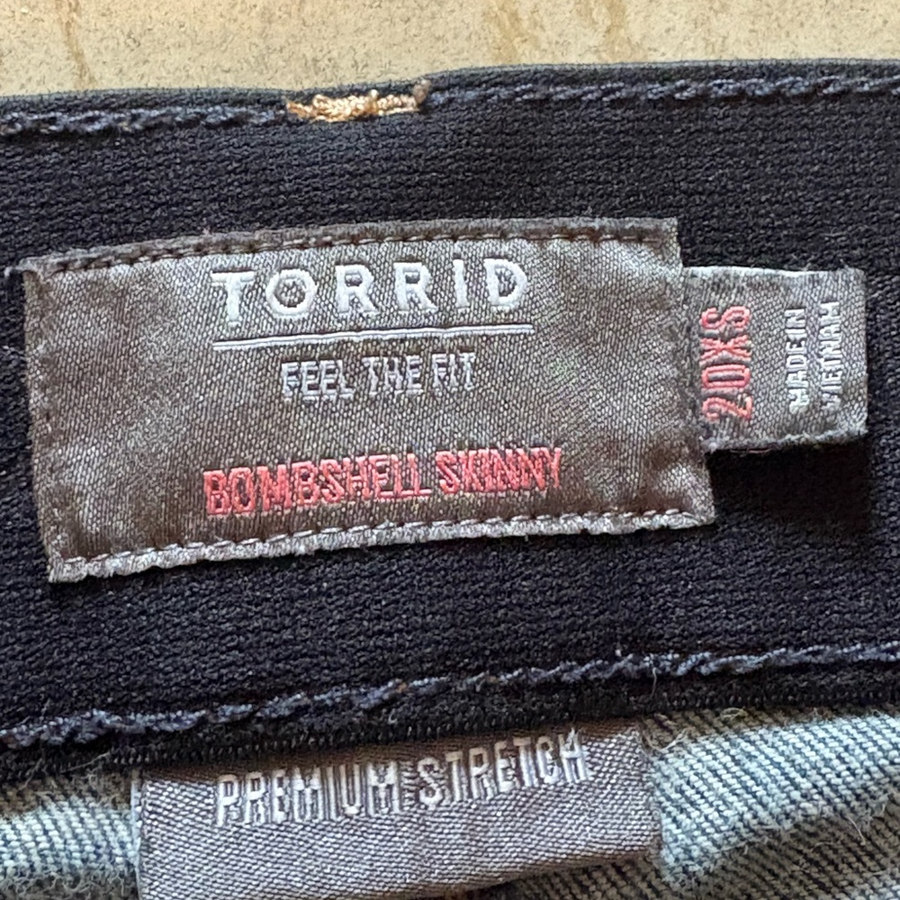 Torrid Bombshell Skinny Distressed Women’s Jeans 20XS Premium Stretch - Picture 5 of 8